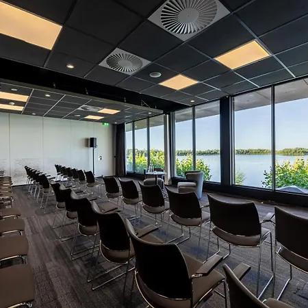 ホテル Postillion Amersfoort Veluwemeer プッテン