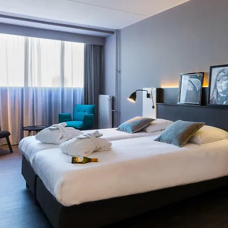 호텔 Postillion Amersfoort Veluwemeer 4*